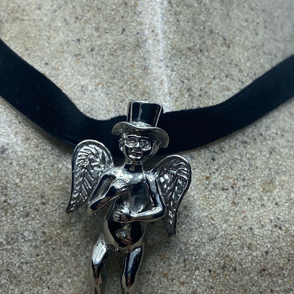 Vintage Guardian Angel Cherub Velvet Choker Necklace - Picture 2 of 7